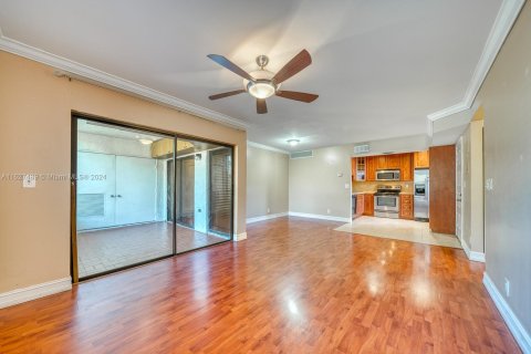 Copropriété à vendre à Pembroke Pines, Floride: 2 chambres, 81.75 m2 № 1281653 - photo 8