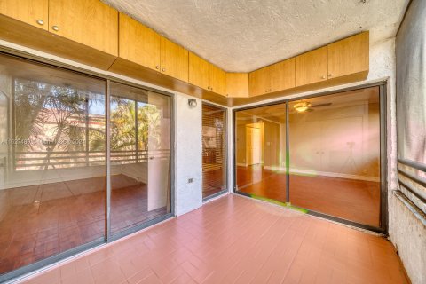 Copropriété à vendre à Pembroke Pines, Floride: 2 chambres, 81.75 m2 № 1281653 - photo 16