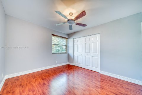 Copropriété à vendre à Pembroke Pines, Floride: 2 chambres, 81.75 m2 № 1281653 - photo 12