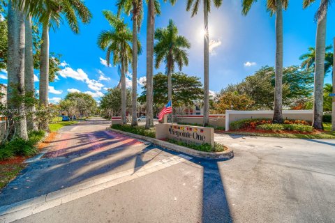 Condo in Pembroke Pines, Florida, 2 bedrooms  № 1281653 - photo 21