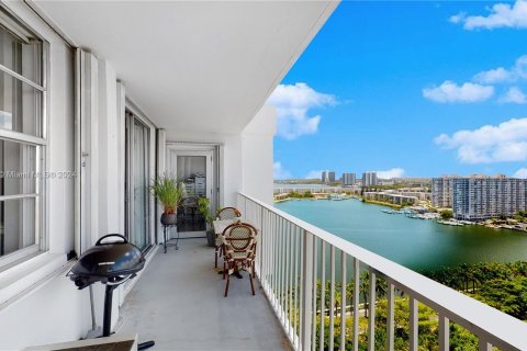 Copropriété à vendre à Aventura, Floride: 2 chambres, 136.19 m2 № 965213 - photo 1