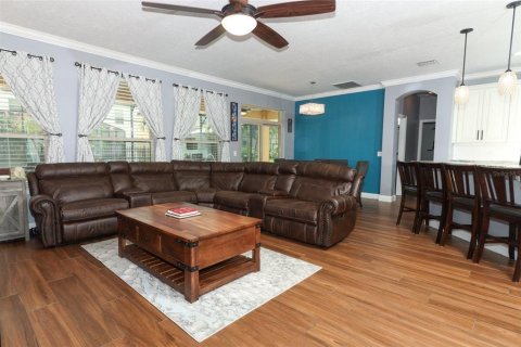 House in Winter Garden, Florida 7 bedrooms, 455.22 sq.m. № 1341394 - photo 14