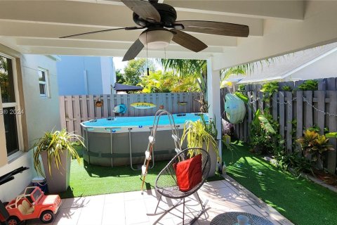 Casa en venta en Cutler Bay, Florida, 4 dormitorios, 131.27 m2 № 1135581 - foto 22