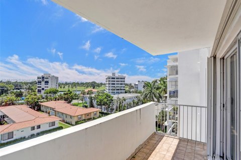 Condominio en venta en Bay Harbor Islands, Florida, 1 dormitorio, 118.45 m2 № 874011 - foto 4