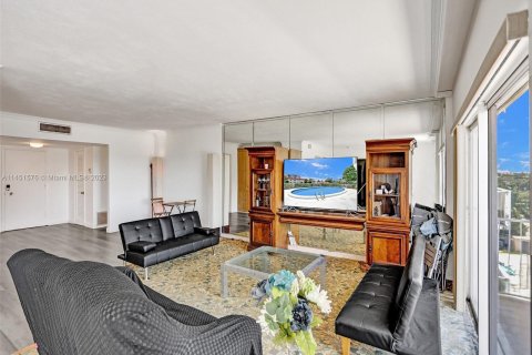 Condominio en venta en Bay Harbor Islands, Florida, 1 dormitorio, 118.45 m2 № 874011 - foto 12