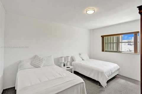 Condominio en venta en Bay Harbor Islands, Florida, 1 dormitorio, 118.45 m2 № 874011 - foto 24