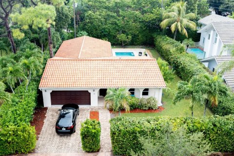 House in Coral Gables, Florida 3 bedrooms № 1384313 - photo 1