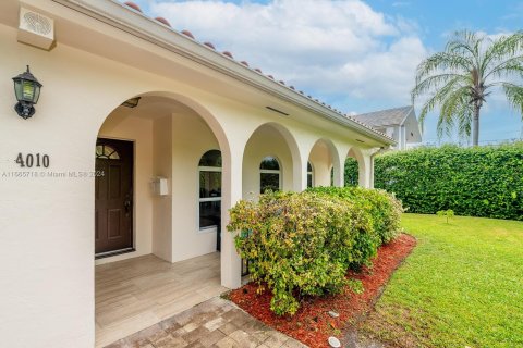 Villa ou maison à vendre à Coral Gables, Floride: 3 chambres № 1384313 - photo 3