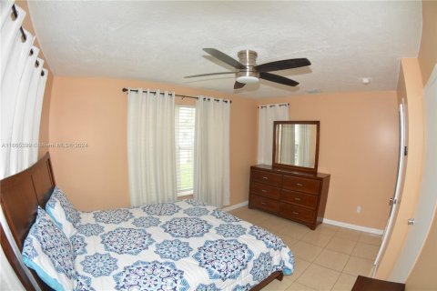 Villa ou maison à vendre à Miami Gardens, Floride: 4 chambres, 163.69 m2 № 1384274 - photo 27