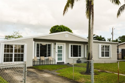 Villa ou maison à vendre à Miami Gardens, Floride: 4 chambres, 163.69 m2 № 1384274 - photo 7