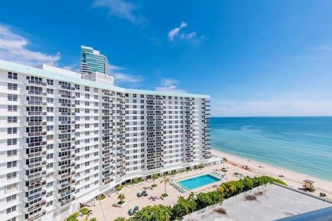 Copropriété à vendre à Hollywood, Floride: 1 chambre, 81.29 m2 № 1159467 - photo 1