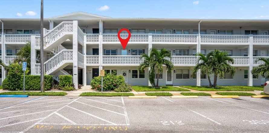 Condominio en Saint Petersburg, Florida, 1 dormitorio  № 1336871