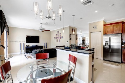 Villa ou maison à vendre à Miramar, Floride: 4 chambres, 221.57 m2 № 983410 - photo 6