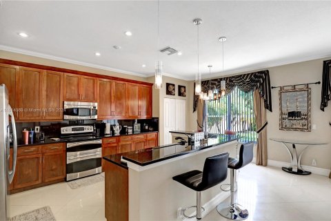 Villa ou maison à vendre à Miramar, Floride: 4 chambres, 221.57 m2 № 983410 - photo 8