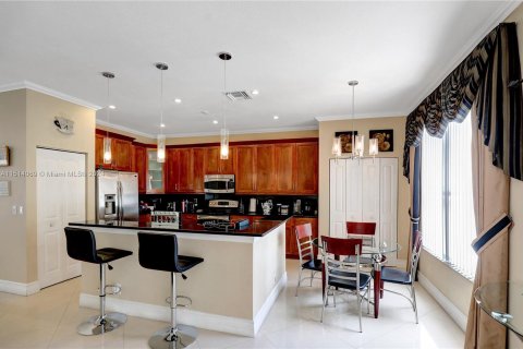 Villa ou maison à vendre à Miramar, Floride: 4 chambres, 221.57 m2 № 983410 - photo 5