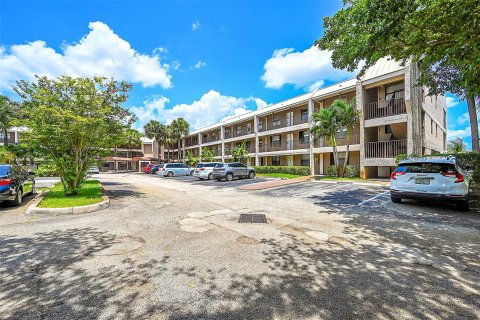 Condo in Coral Springs, Florida, 3 bedrooms  № 1183716 - photo 3