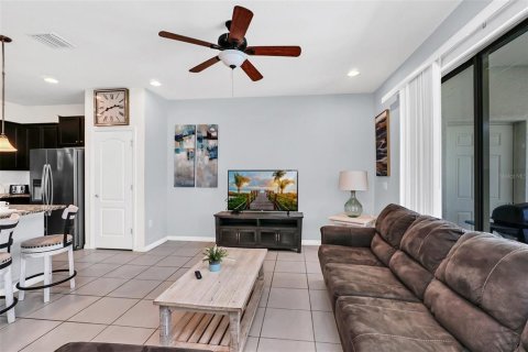 Touwnhouse à vendre à Kissimmee, Floride: 5 chambres, 210.42 m2 № 1361670 - photo 5