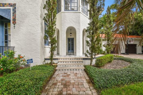 Villa ou maison à vendre à Tampa, Floride: 5 chambres, 410.72 m2 № 1361635 - photo 2