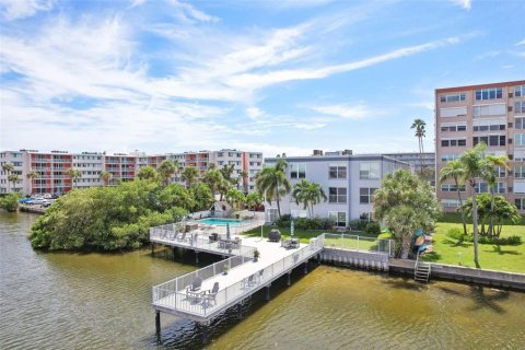 Condominio en venta en South Pasadena, Florida, 2 dormitorios, 78.5 m2 № 1361044 - foto 1