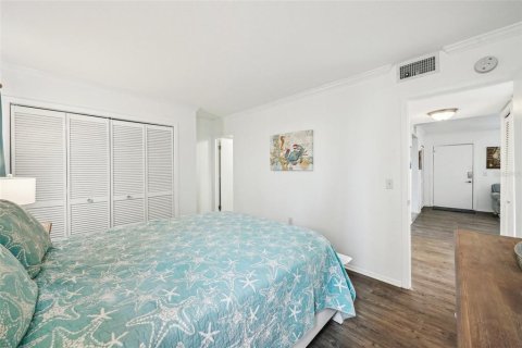 Condo in South Pasadena, Florida, 2 bedrooms  № 1361044 - photo 23