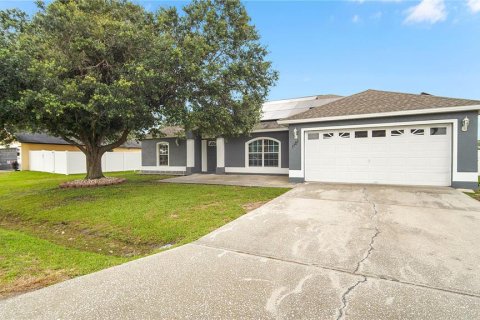 Villa ou maison à vendre à Kissimmee, Floride: 3 chambres, 161.46 m2 № 1361064 - photo 1