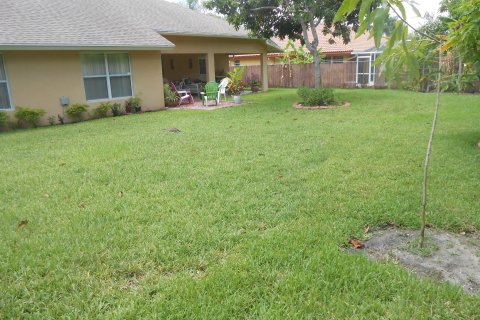 House in Royal Palm Beach, Florida 3 bedrooms, 148.74 sq.m. № 1216063 - photo 1