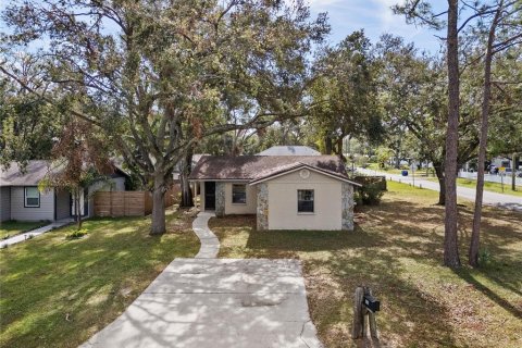 House in Tampa, Florida 3 bedrooms, 104.7 sq.m. № 1441266 - photo 1