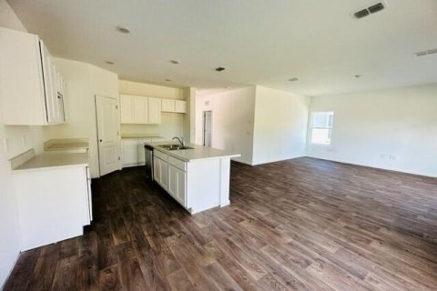 House in CROSS CREEK in Parrish, Florida 4 bedrooms, 231.51 sq.m. № 767055 - photo 17