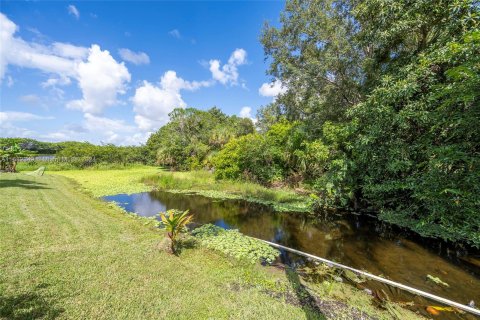 House in Pembroke Pines, Florida 4 bedrooms, 202.06 sq.m. № 1415292 - photo 14