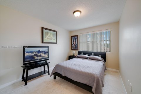 Casa en venta en Miami, Florida, 4 dormitorios, 181.16 m2 № 1415293 - foto 14