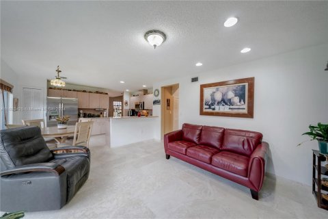 Casa en venta en Miami, Florida, 4 dormitorios, 181.16 m2 № 1415293 - foto 3