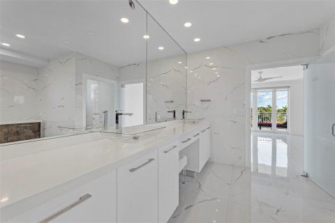 Condominio en venta en Fort Lauderdale, Florida, 3 dormitorios, 184.88 m2 № 1188608 - foto 20