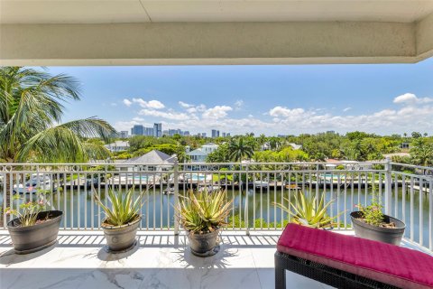 Condo in Fort Lauderdale, Florida, 3 bedrooms  № 1188608 - photo 18