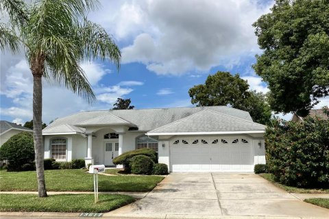 House in Hudson, Florida 3 bedrooms, 160.35 sq.m. № 1354776 - photo 1