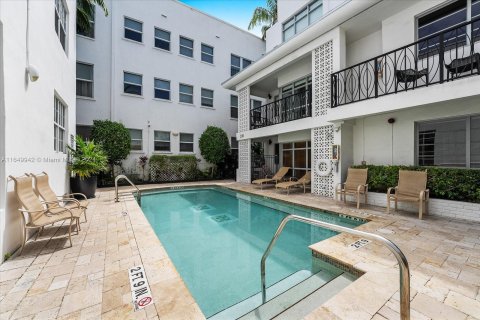 Condo in Miami Beach, Florida, 1 bedroom  № 1332331 - photo 9