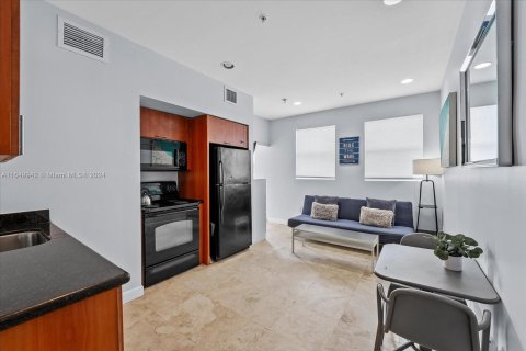 Condo in Miami Beach, Florida, 1 bedroom  № 1332331 - photo 11