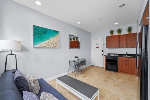 Condo in Miami Beach, Florida, 1 bedroom  № 1332331 - photo 12