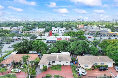 Villa ou maison à vendre à Miami, Floride: 4 chambres, 161.37 m2 № 1375460 - photo 1