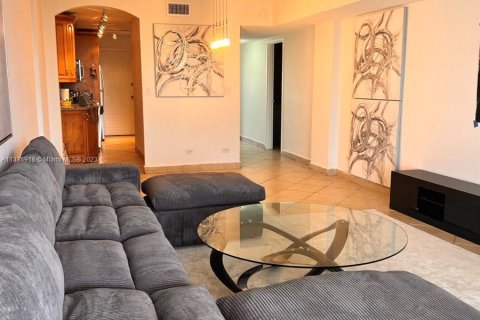 Condominio en venta en North Miami Beach, Florida, 1 dormitorio, 80.36 m2 № 314678 - foto 6