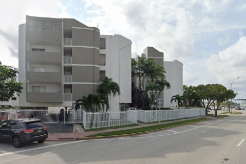 Copropriété à vendre à Miami Beach, Floride: 2 chambres, 82.68 m2 № 980602 - photo 1