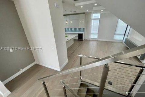 Casa en venta en Doral, Florida, 4 dormitorios, 264.21 m2 № 303481 - foto 6