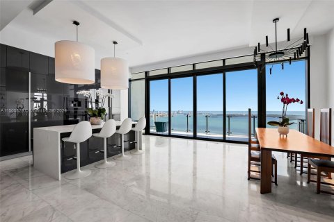 Copropriété à vendre à Miami, Floride: 3 chambres, 217.11 m2 № 927087 - photo 3