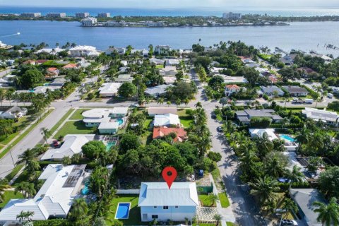 Casa en venta en Lake Worth, Florida, 4 dormitorios, 210.05 m2 № 825477 - foto 2