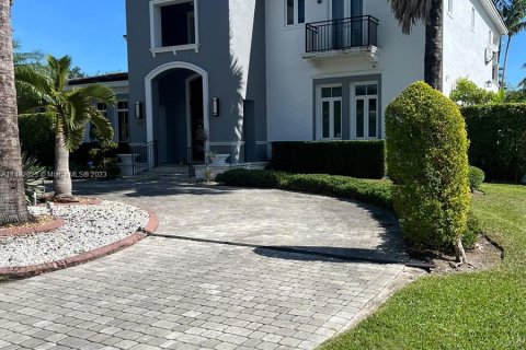 Villa ou maison à vendre à Coral Gables, Floride: 7 chambres, 652.55 m2 № 1237168 - photo 2