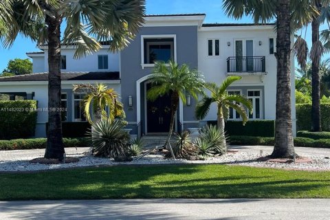 House in Coral Gables, Florida 7 bedrooms, 652.55 sq.m. № 1237168 - photo 3