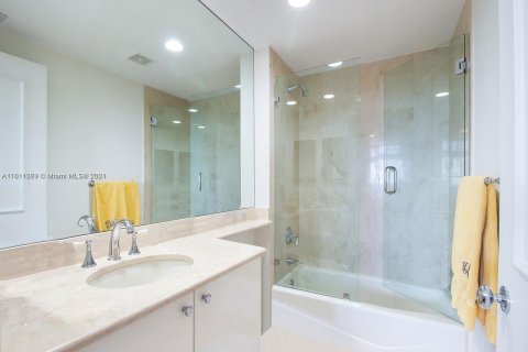 Condo in Key Biscayne, Florida, 3 bedrooms  № 1233200 - photo 15