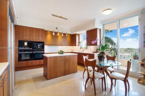 Condominio en venta en Key Biscayne, Florida, 3 dormitorios, 286.51 m2 № 1233200 - foto 18