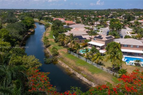 Villa ou maison à vendre à Coconut Creek, Floride: 4 chambres, 177.07 m2 № 1233118 - photo 9