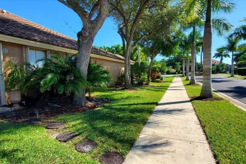 House in Weston, Florida 5 bedrooms, 322.46 sq.m. № 1224546 - photo 25