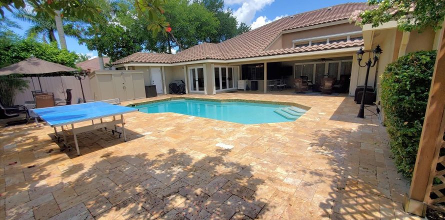 Villa ou maison à Weston, Floride 5 chambres, 322.46 m2 № 1224546